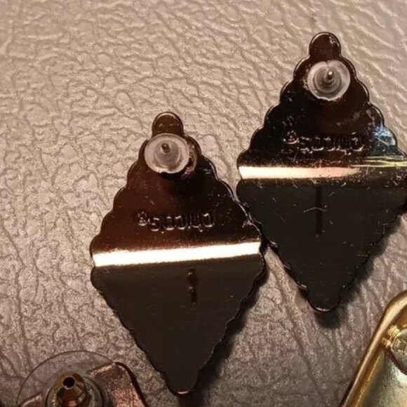 Chico's lot of 2 gold tone post back earrings - Picture 7 of 7